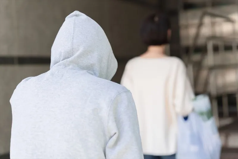 浮気を発見した時にしてはいけない行動は？